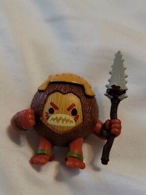Bullyland Disney Moana Kakamora figurine.It measures approximately 1.5 inches Mi